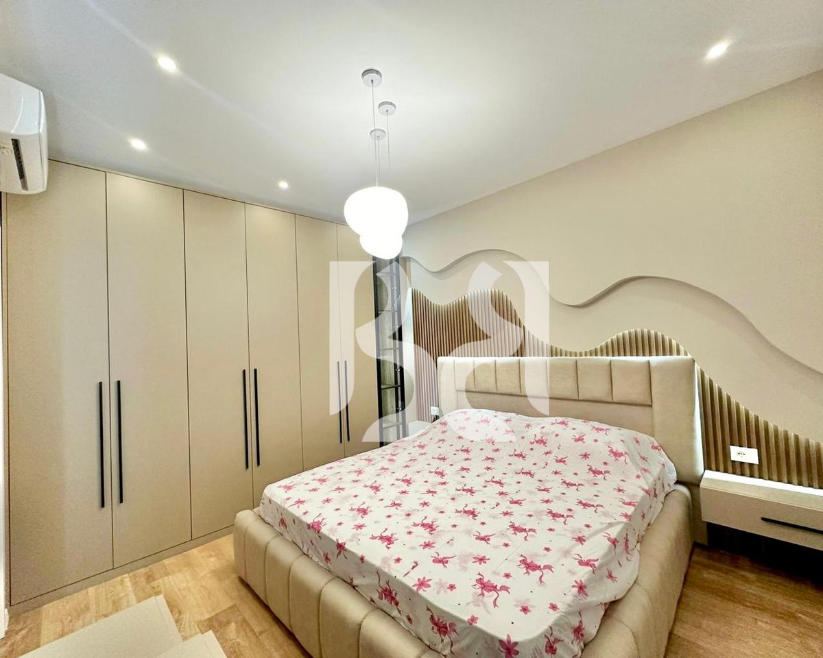 JEPET ME QIRA APARTAMENT 2+1+2 – SHKOLLA E KUQE, TIRANË