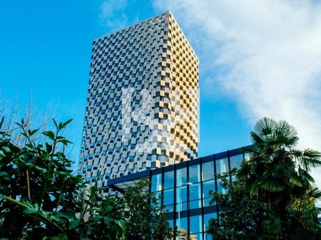 Commercial Spaces for Rent on Floor 0 – Near Plaza Hotel