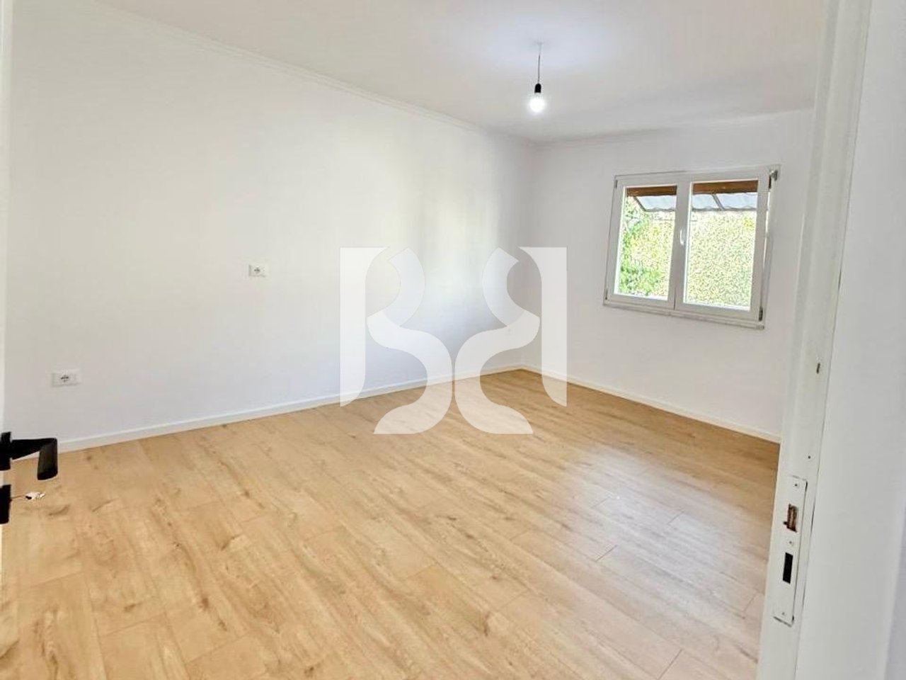 *APPARTAMENTO IN VENDITA 2+1 IN VIA ALI DEMI VICINO AL NUOVO MERCATO ELETTRICO