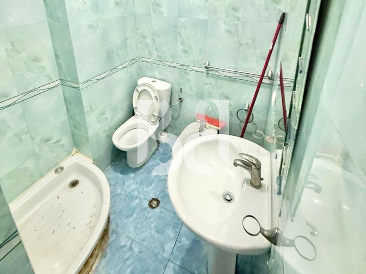 *GARSONIERE PRANE NEW BAZAAR, E PERSHTATSHME PER B&B