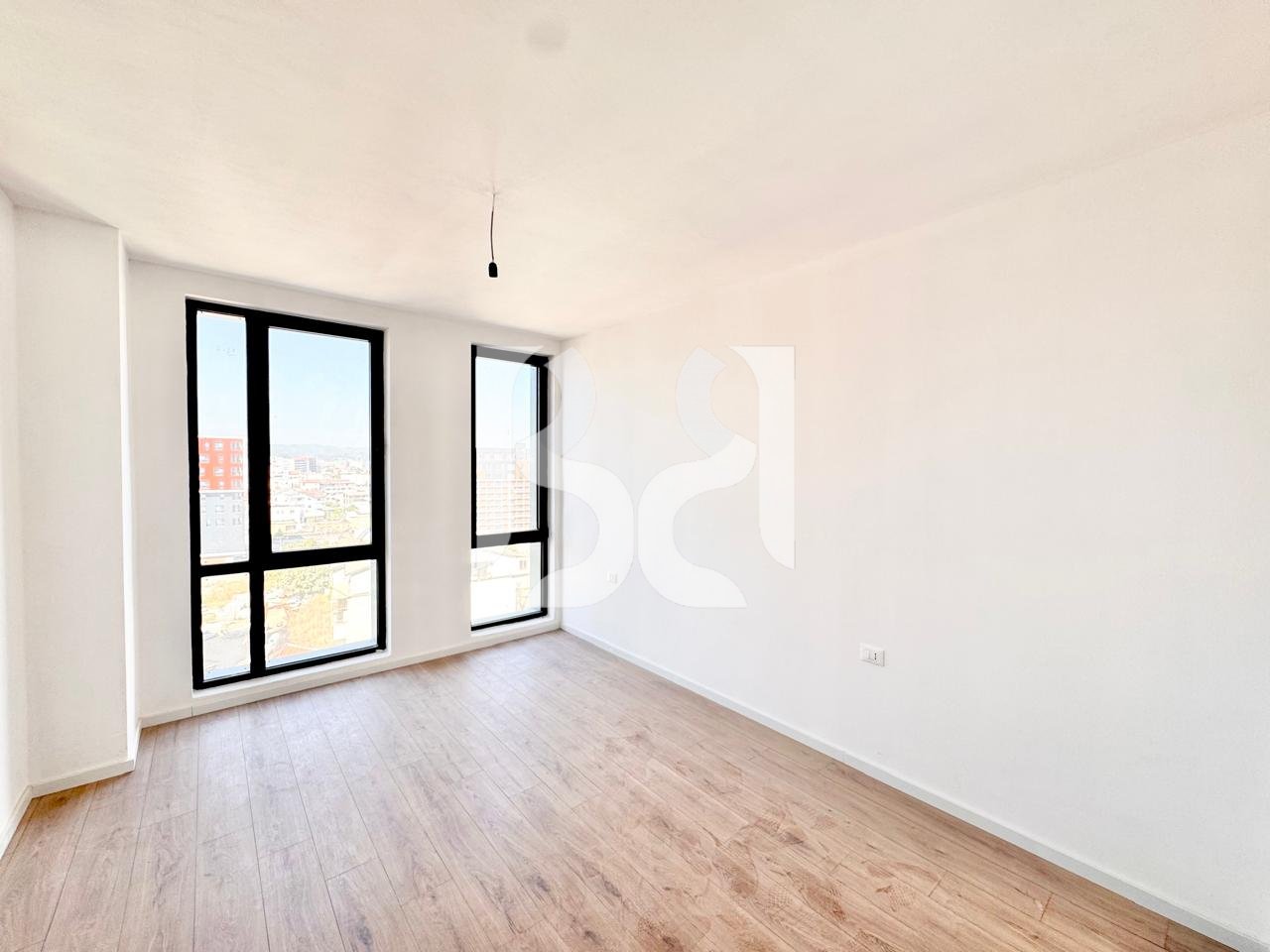 SHITET APARTAMENT 1+1 ME BALLKON - RRUGA JORDAN MISJA