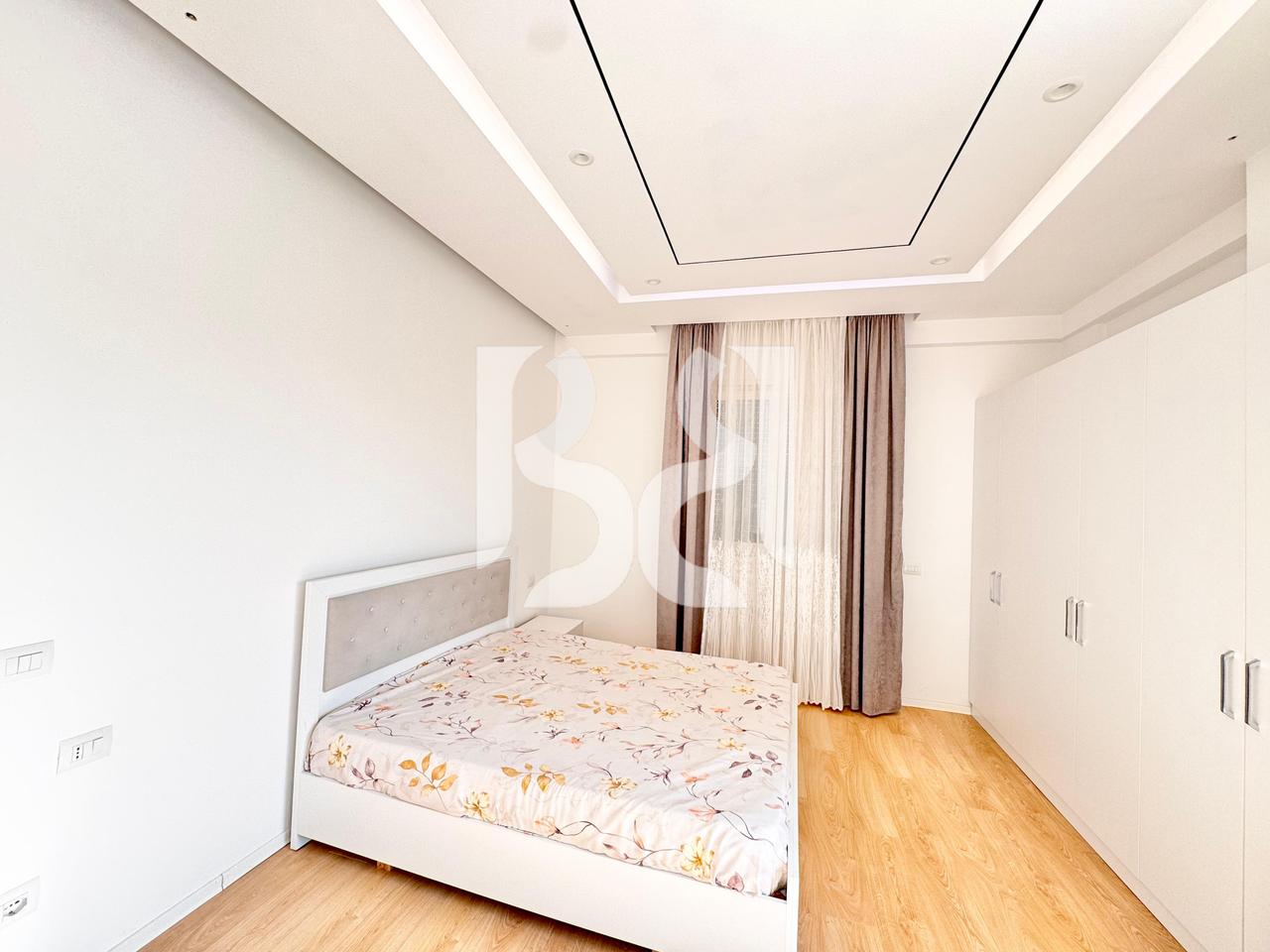 APARTAMENT ME QIRA 2+1+2+POST PARKIMI KINOSTUDIO – Mobilim Modern dhe Vendndodhje Strategjike*