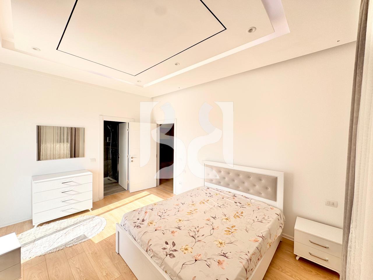 APARTAMENT ME QIRA 2+1+2+POST PARKIMI KINOSTUDIO – Mobilim Modern dhe Vendndodhje Strategjike*