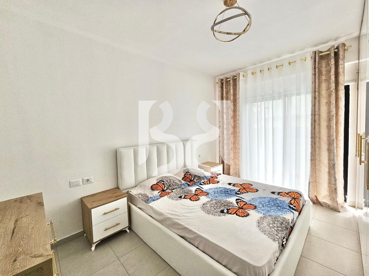 APARTAMENT 1+1 ME QERA NE RRUGEN E KAVAJES