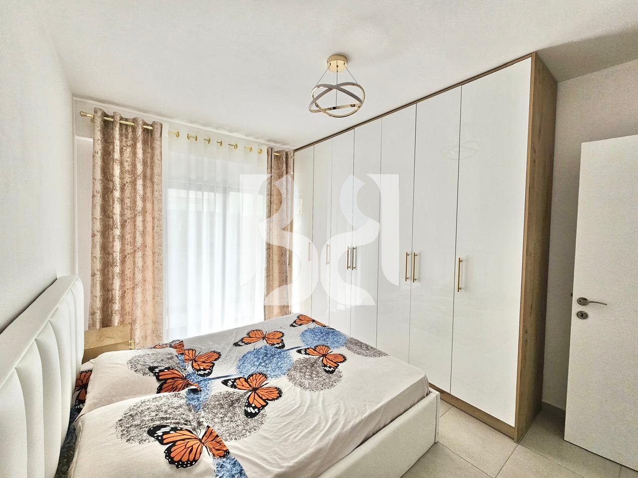 APARTAMENT 1+1 ME QERA NE RRUGEN E KAVAJES