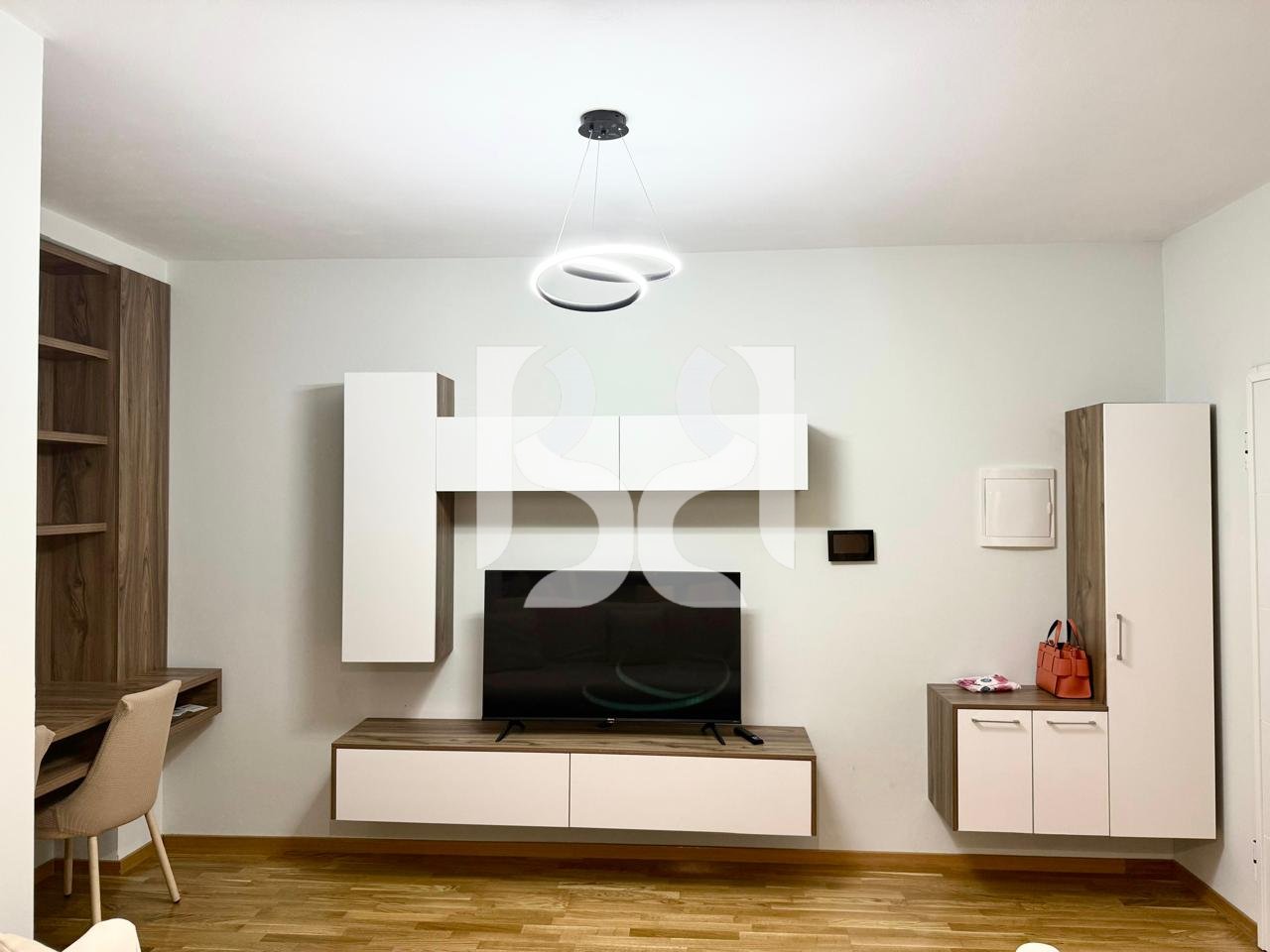 APARTAMENT 2+1+2+POST PARKIMI ME QIRA, ALI DEMI, KOMPLEKSI VIND