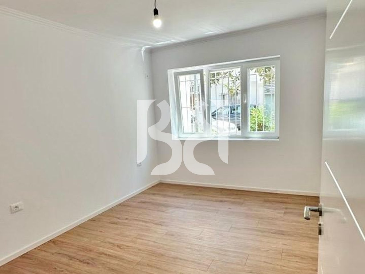 APARTAMENT 2+1 PER SHITJE NE VARI I BAMIT