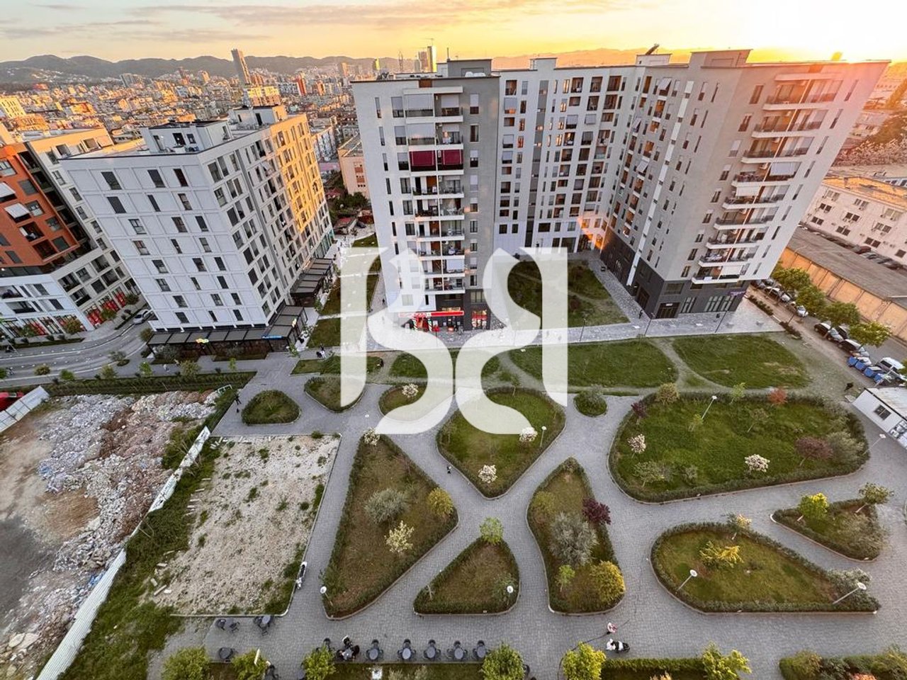 COMMERCIAL SPACE FOR SALE IN XHAMLLIK