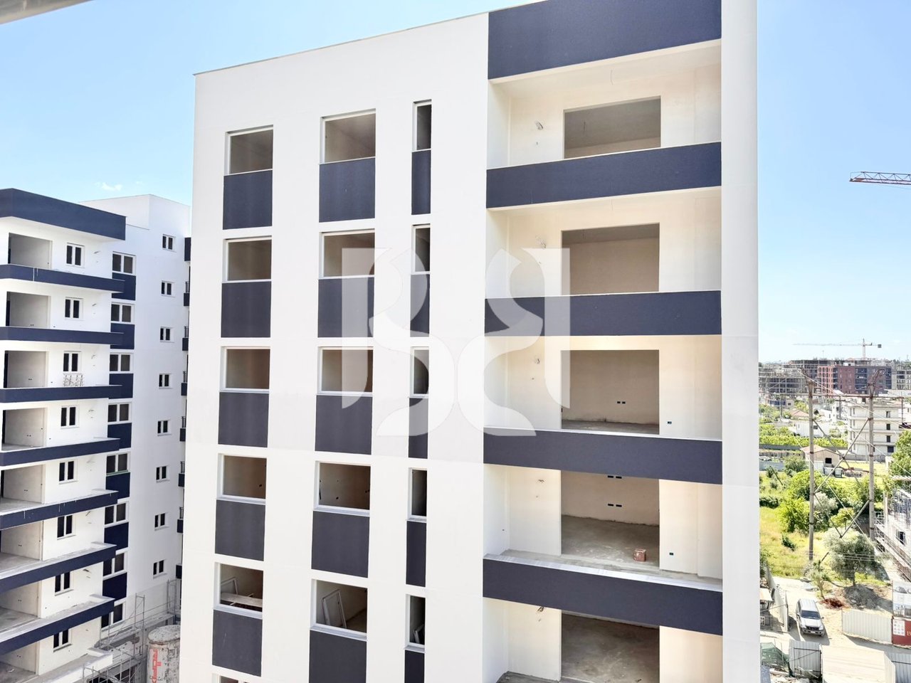 APARTAMENT 2+1 NE SHITJE ME KREDI NE PASKUQAN