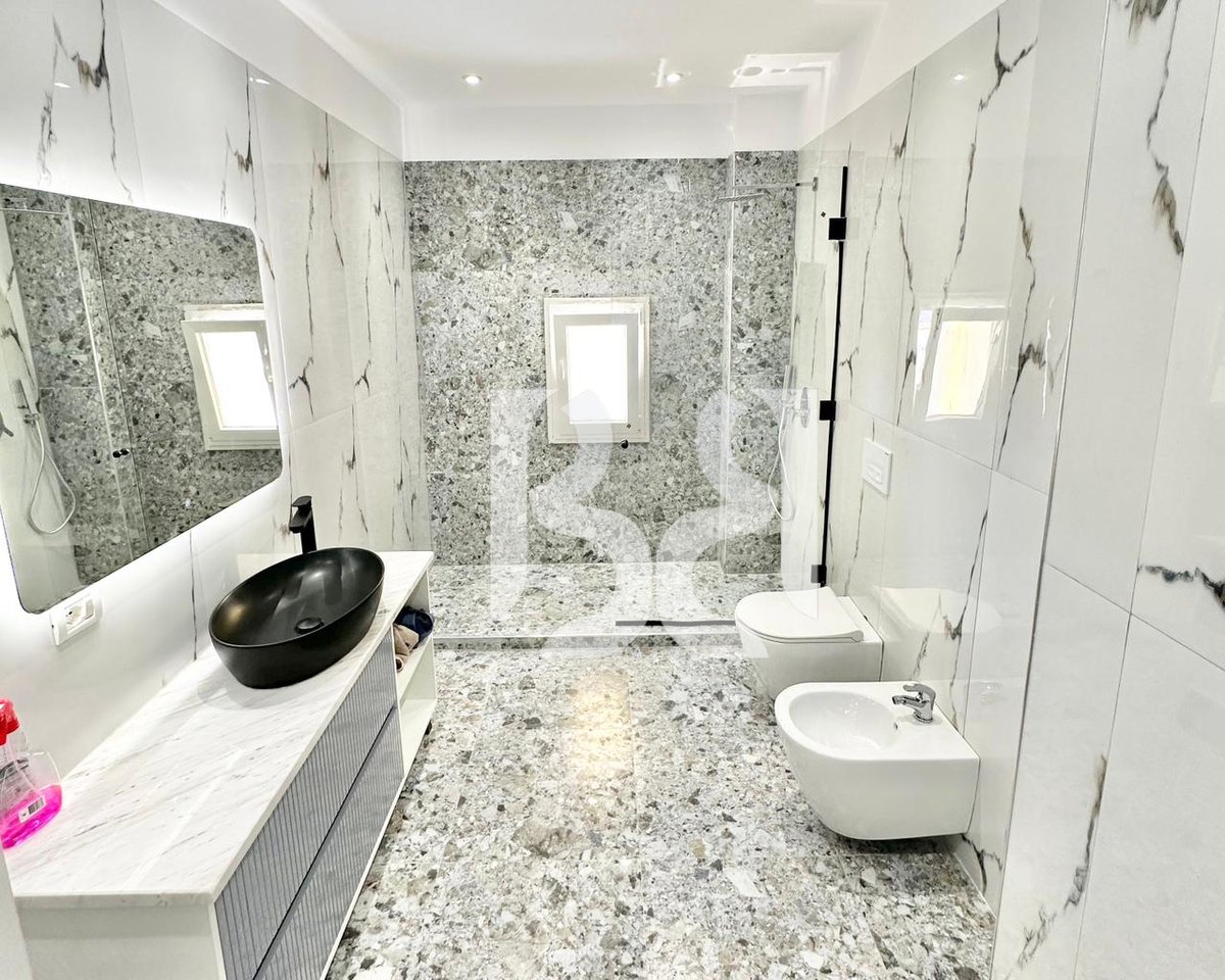 APARTAMENT ME QIRA 3 +1+2+POST PARKIMI NE FARKE /LAKE LAND  – Mobilim Modern dhe Vendndodhje Strategjike*