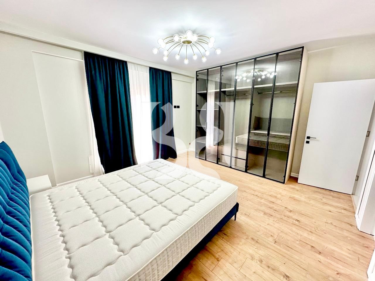 APARTAMENT ME QIRA 2 +1+2+POST PARKIMI NE LIQENIN E FARKES /LAKE LAND  – Mobilim Modern dhe Vendndodhje Strategjike*