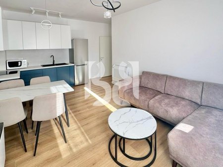 APARTAMENT 3+1 ME QIRA ISH FUSHA E AVIACIONIT