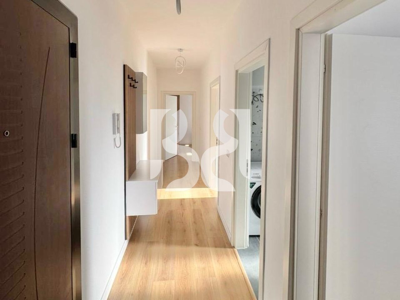 APARTAMENT 3+1 ME QIRA ISH FUSHA E AVIACIONIT