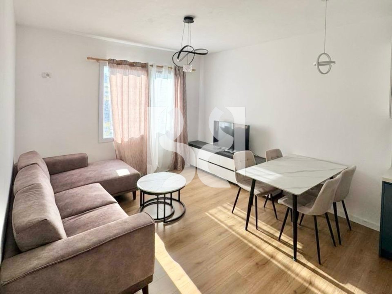 APARTAMENT 3+1 ME QIRA ISH FUSHA E AVIACIONIT