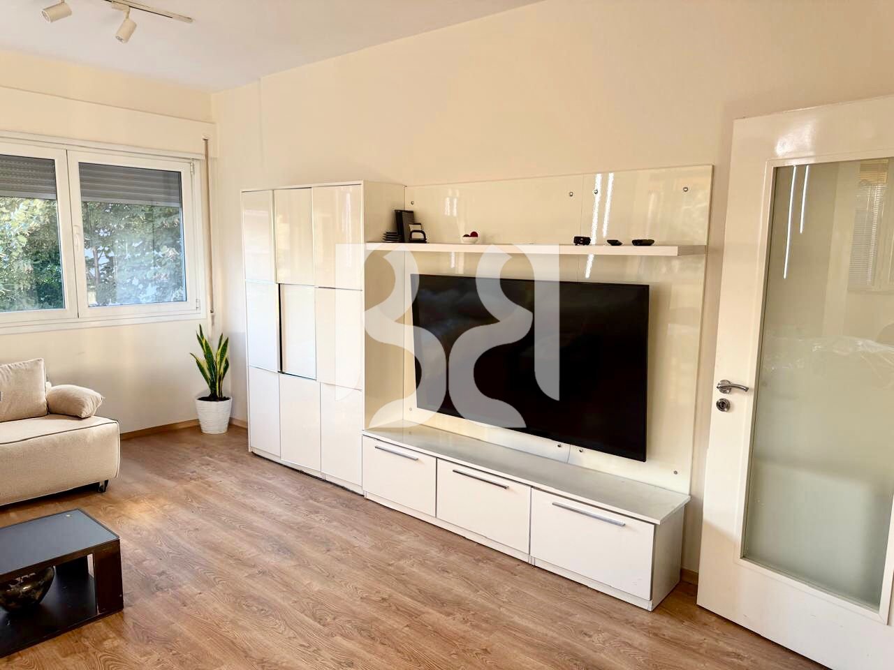 Apartament 2+1 me Qira në Komunën e Parisit Lokacion Premium**