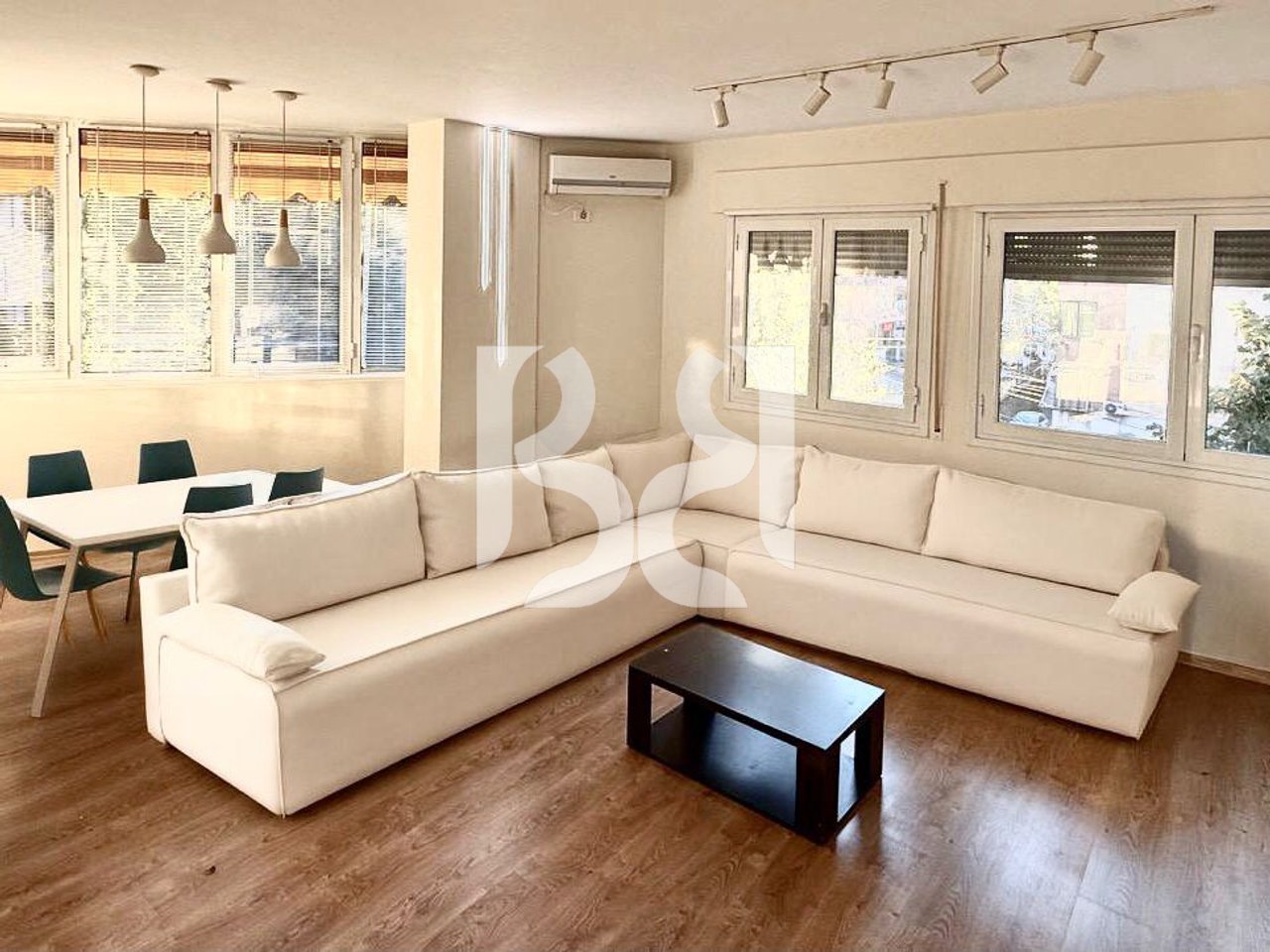 Apartament 2+1 me Qira në Komunën e Parisit Lokacion Premium**