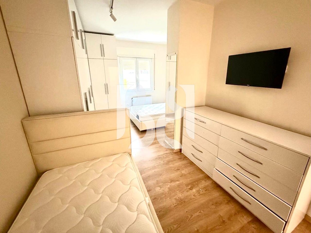 Apartament 2+1 me Qira në Komunën e Parisit Lokacion Premium**