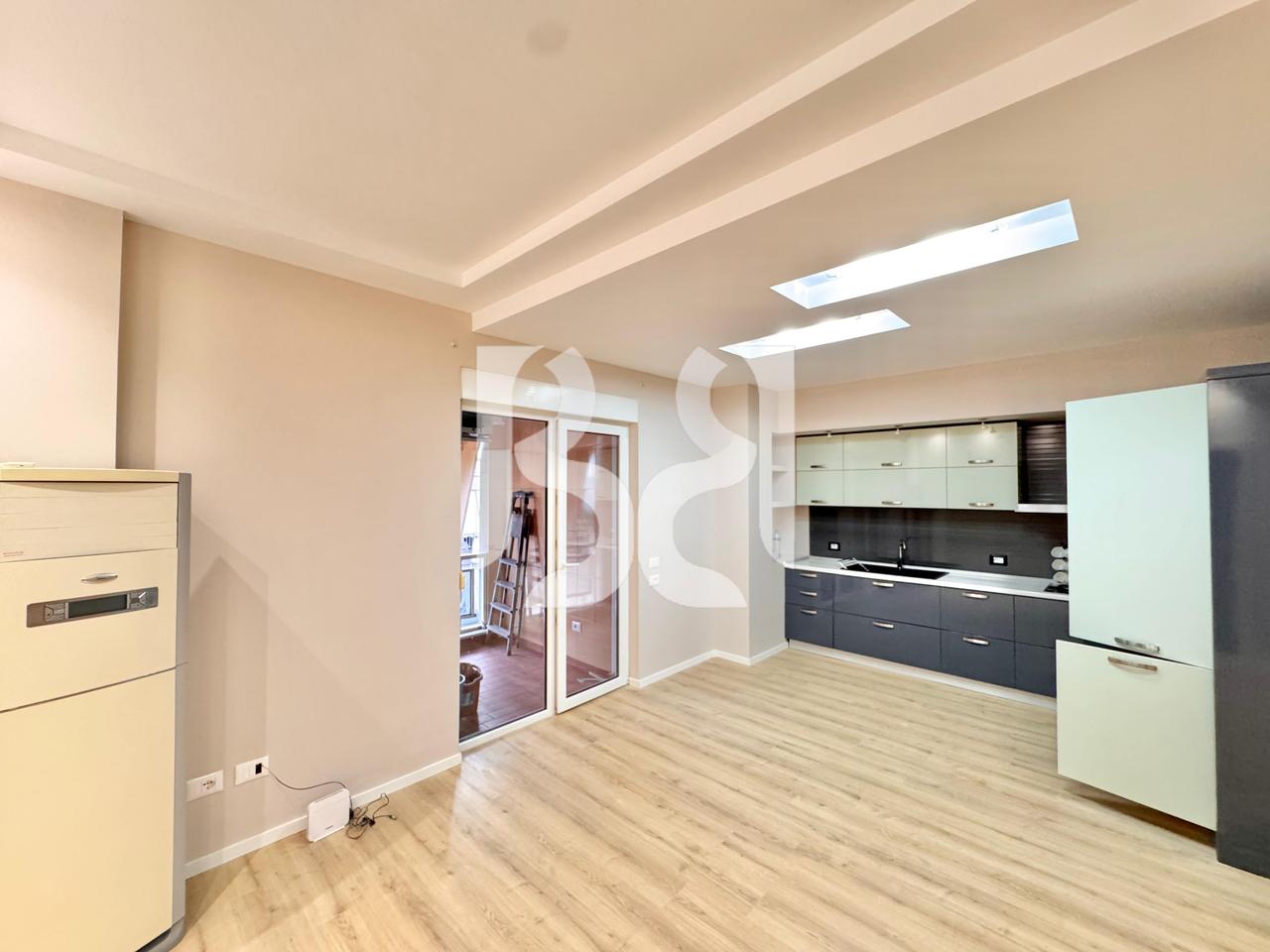 APARTAMENT 2+1+POST PARKIMI NE SHITJE KOMPLEKSI KOLOMBO