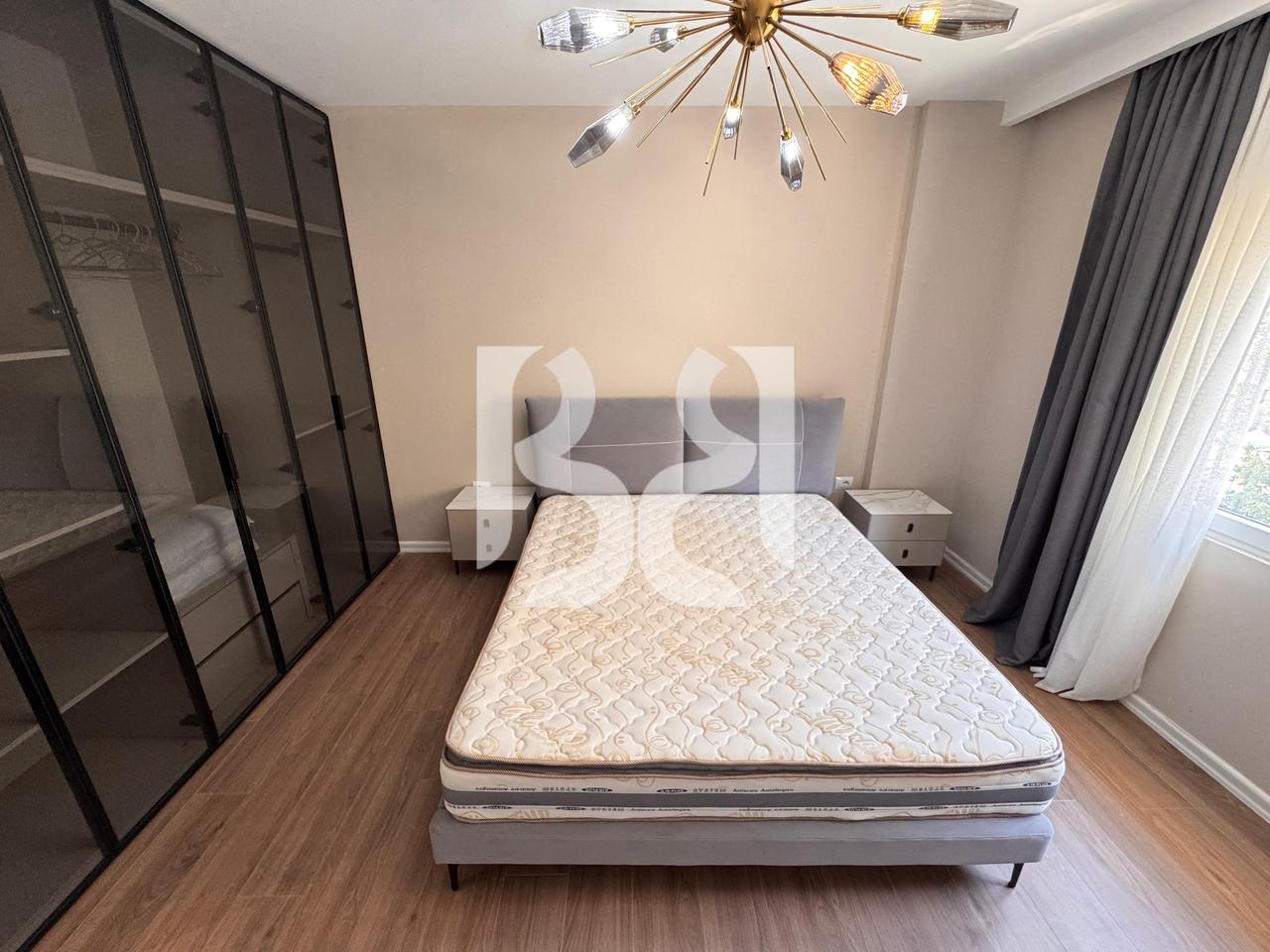 APARTAMENT ME QIRA 2+1+2+POST PARKIMI NE FARKE /LAKE LAND  – Mobilim Modern dhe Vendndodhje Strategjike*