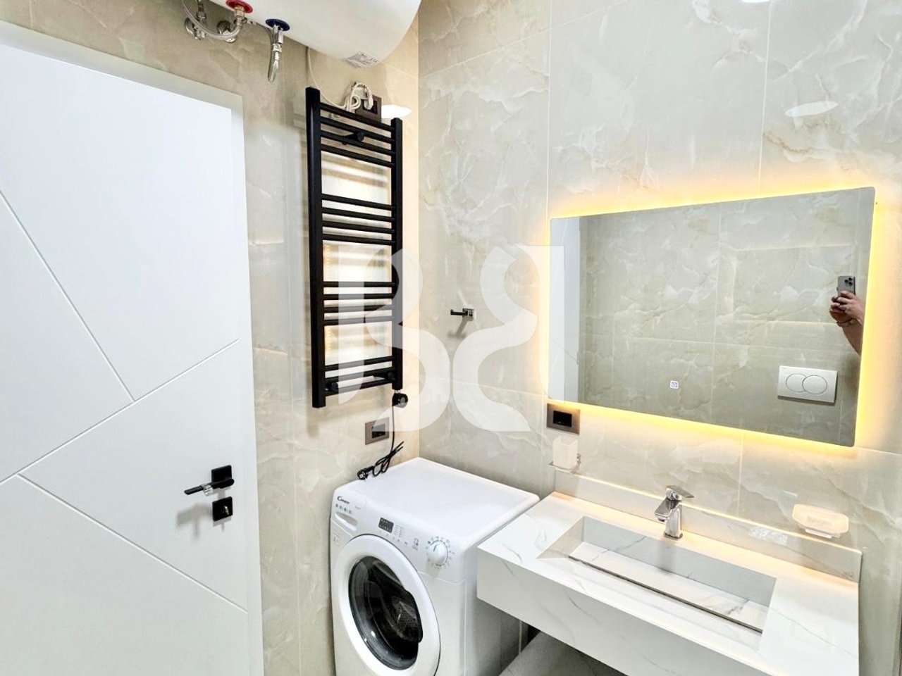 APPARTAMENTO IN AFFITTO 1+1+BALCONE VICINO PIAZZA 21 VIA KAVAJES