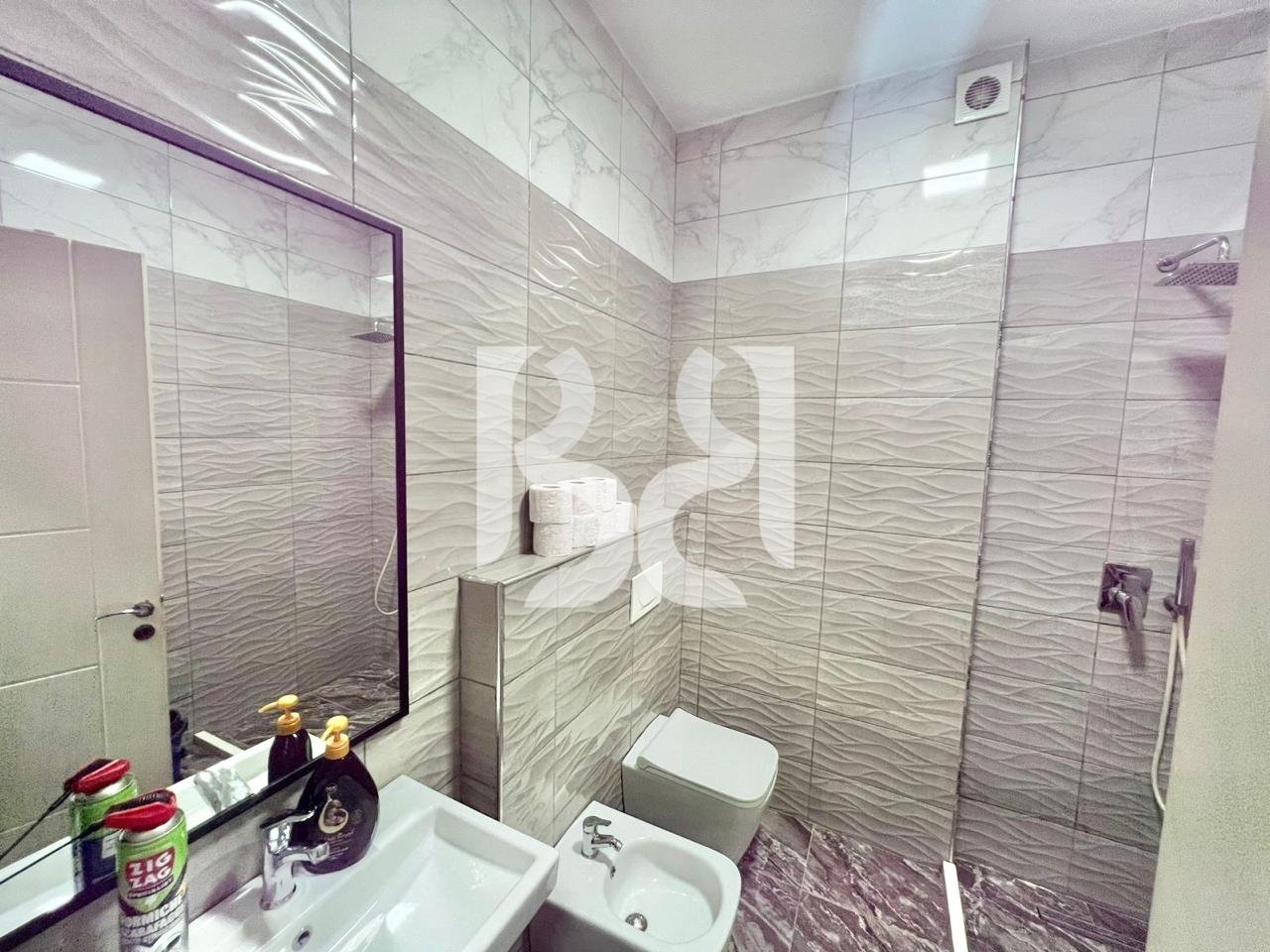 APARTAMENT ME QIRA 1+1+BALLKON TEK FUSHA E AVIACIONIT**
