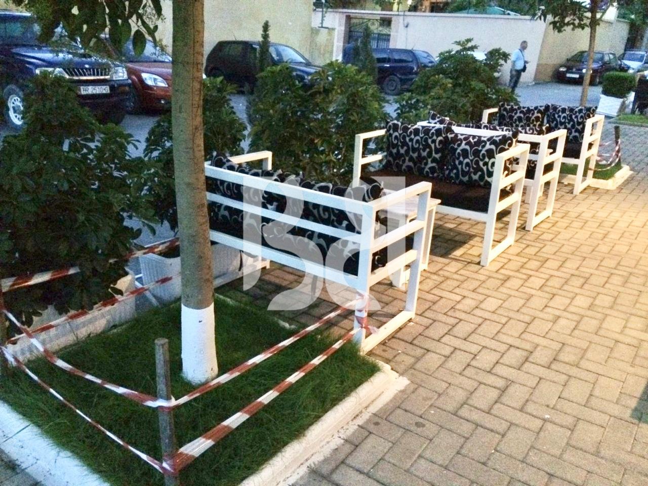 SHITET SUPER AMBIENT BIZNESI NË KËND  FASADË XHAMI DY ANËT + GARAZH PRIVAT 20m²  KINOSTUDIO*