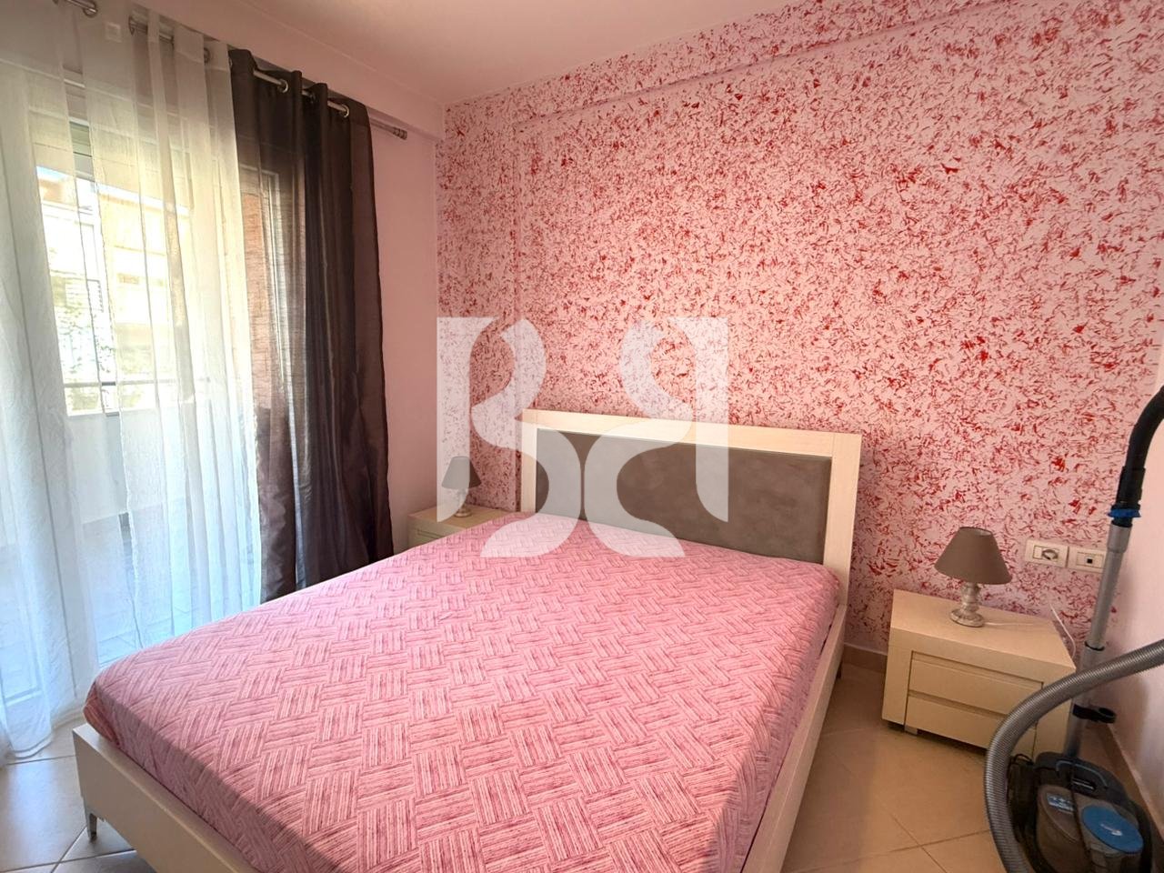 IN AFFITTO APPARTAMENTO 1+1 NEL COMUNE DI PARIGI