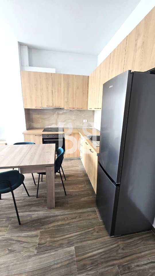 JEPET APARTAMENT 2+1 ME QIRA TEK RRUGA E DIBRES.