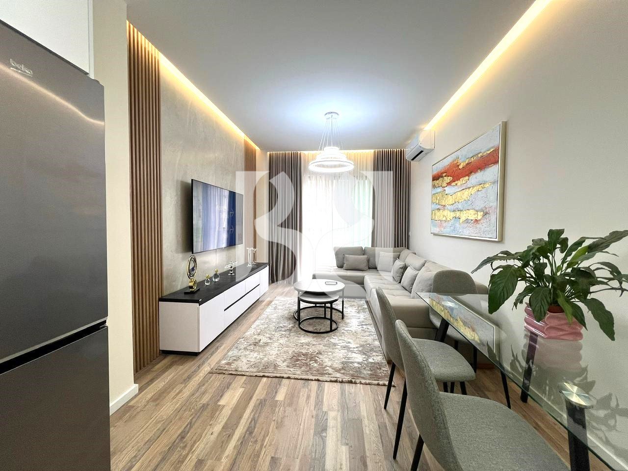 APARTAMENT 1+1 ME QERA – RRUGA E KOSOVAREVE 900€*