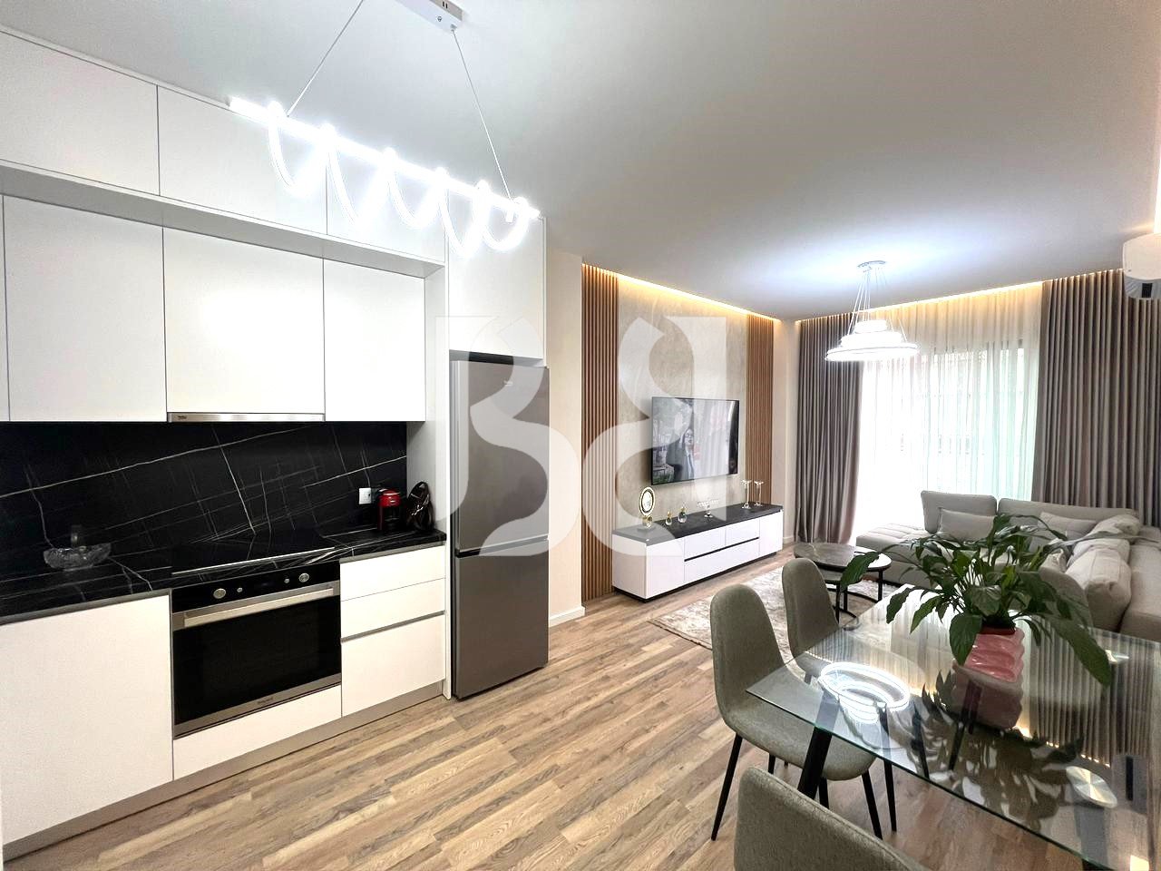APARTAMENT 1+1 ME QERA – RRUGA E KOSOVAREVE 900€*