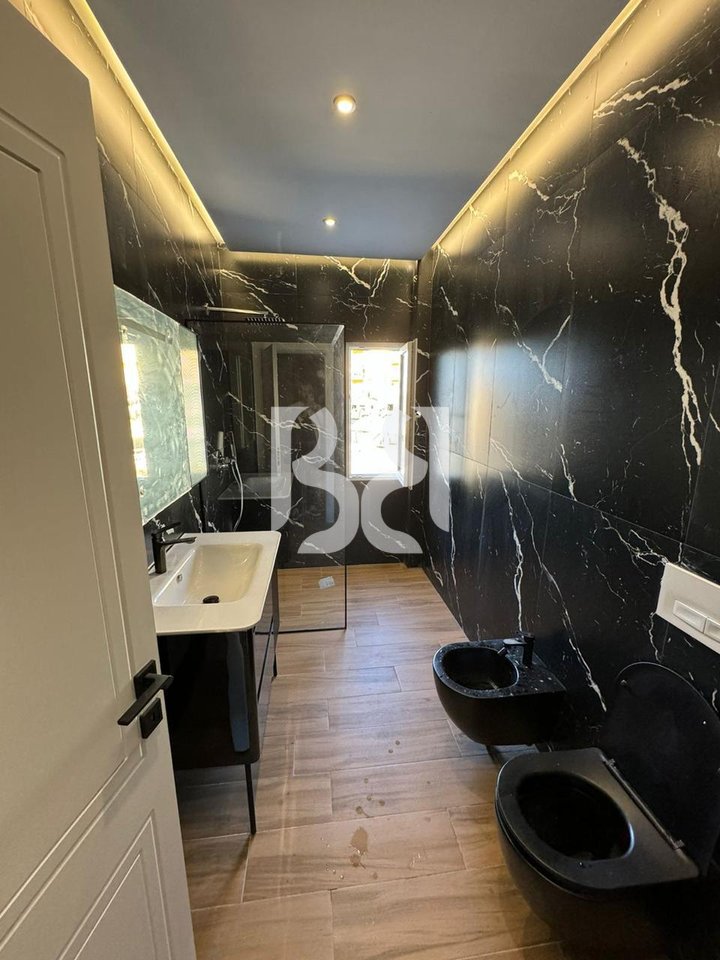 APARTAMENT ME QIRA 1+1+POST PARKIMI NE FARKE /LAKE LAND  – Mobilim Modern dhe Vendndodhje Strategjike*