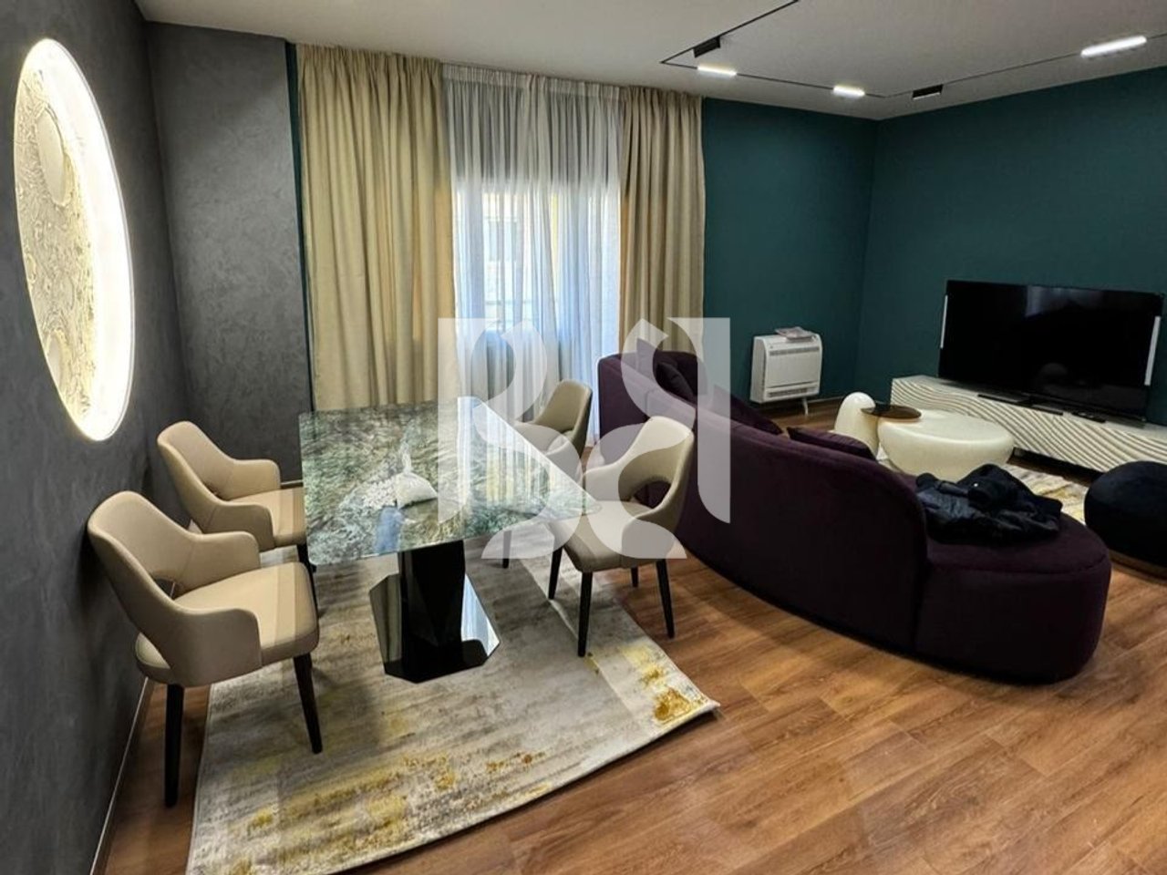 APARTAMENT ME QIRA 1+1+POST PARKIMI NE FARKE /LAKE LAND  – Mobilim Modern dhe Vendndodhje Strategjike*