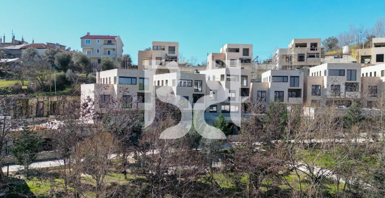 TRIPLEX LUKSOZE ME VERANDË PANORAMIKE – JETESË ELITARE NË PRIVATËSI TOTALE