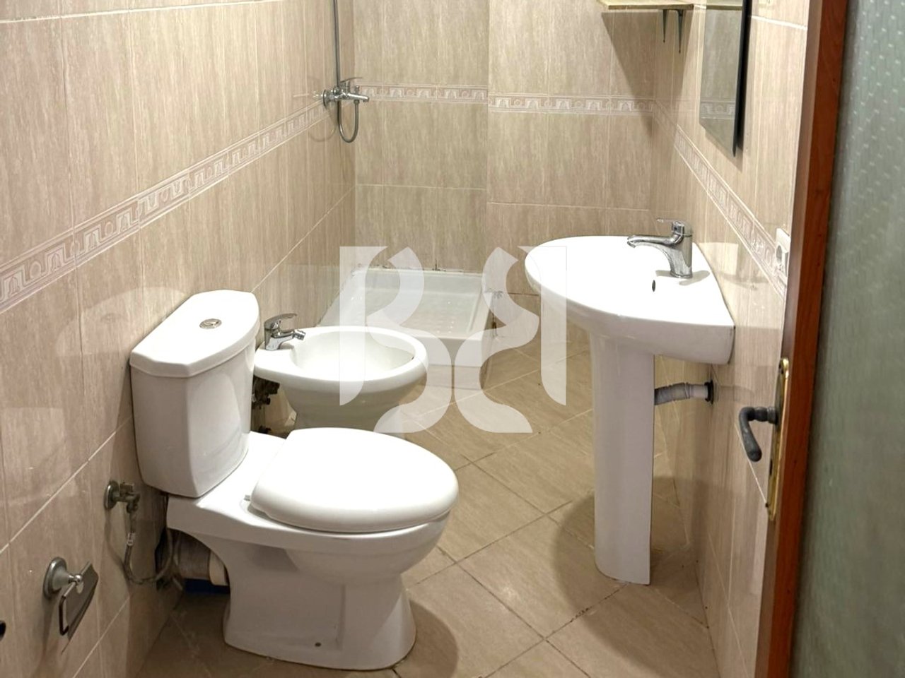 APARTAMENT 2+1+BALLKON – ME QERA NE ASTIR*