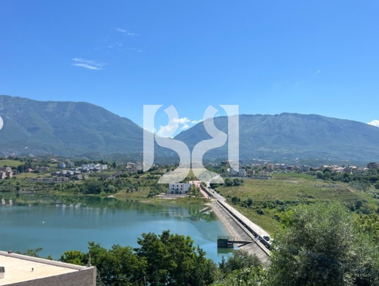 VILLA DI LUSSO CON PISCINA PRIVATA E VERANDA PANORAMICA – VITA D'ELEZIONE IN TOTALE PRIVACY