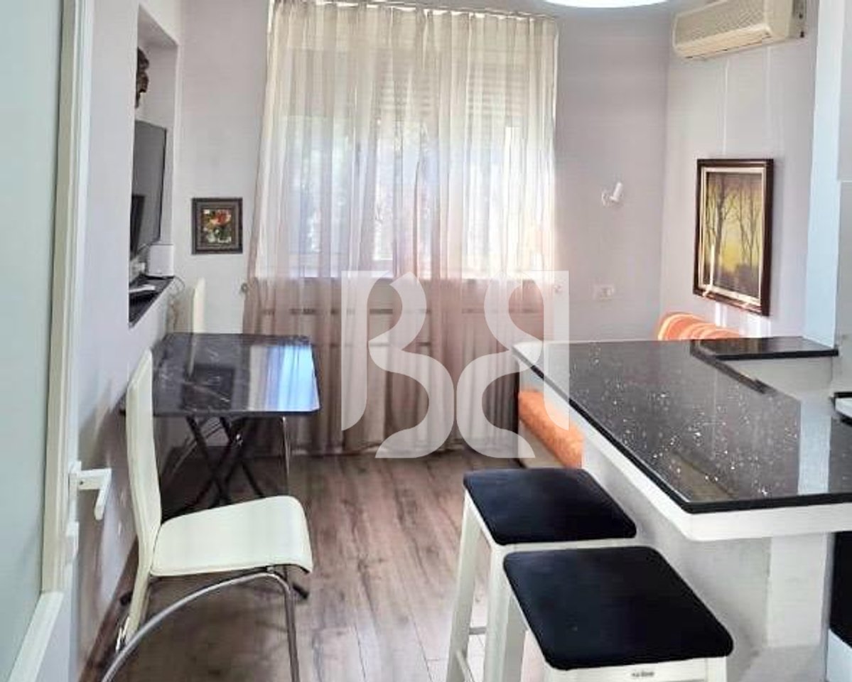 APARTAMENT ME QERA 1+1 TEK BULEVARDI BAJRAM CURRI,PRANE XHAMISE SE TABAKEVE