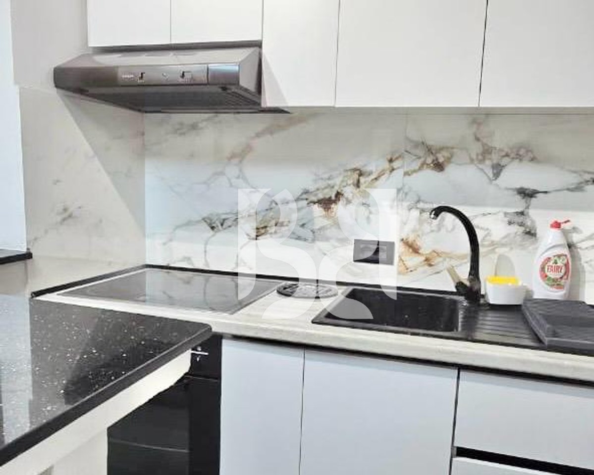 APARTAMENT ME QERA 1+1 TEK BULEVARDI BAJRAM CURRI,PRANE XHAMISE SE TABAKEVE