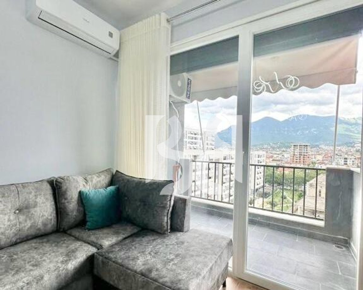 APARTAMENT 2+1 ME QERA PRANE RRUGES 5 MAJI