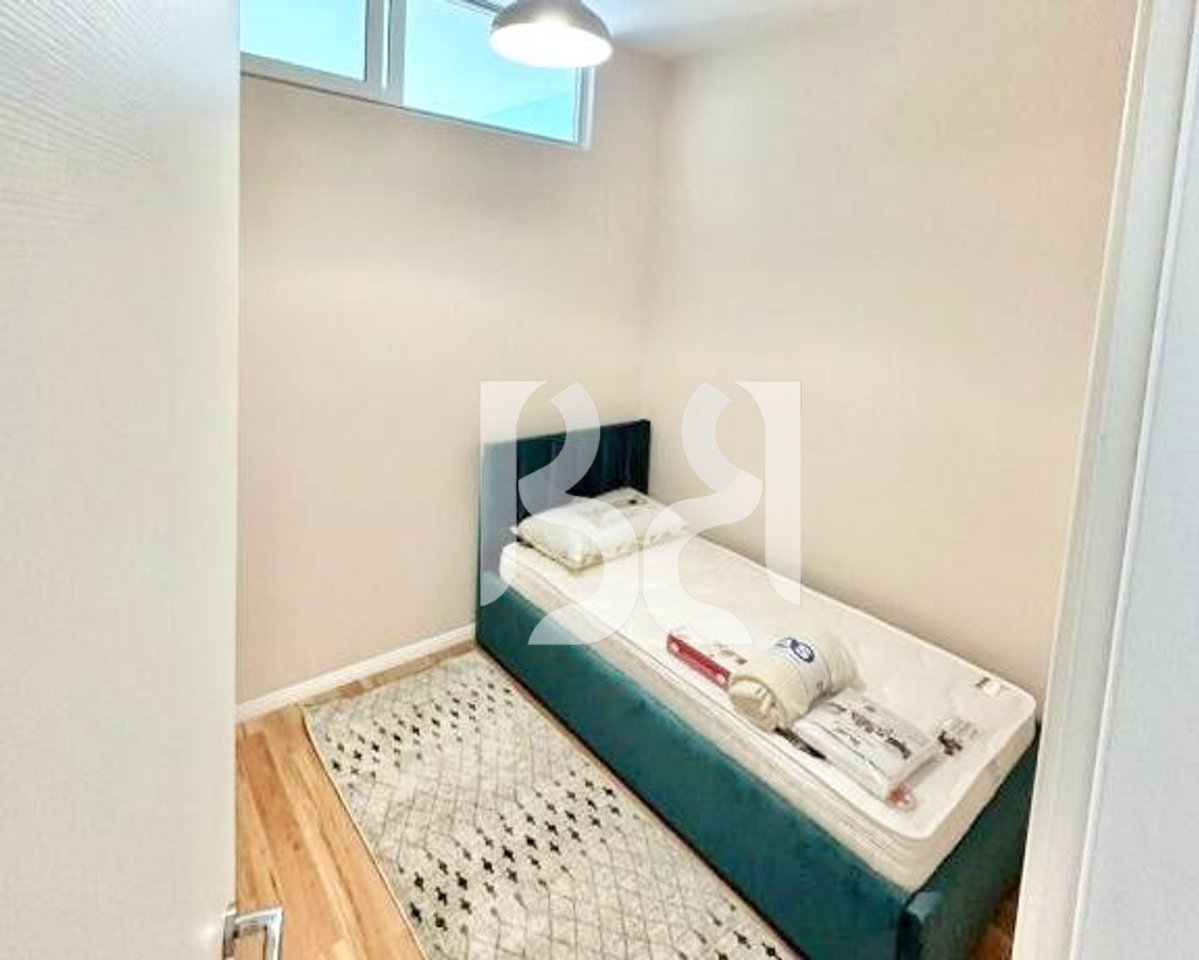 APARTAMENT 2+1 ME QERA PRANE RRUGES 5 MAJI