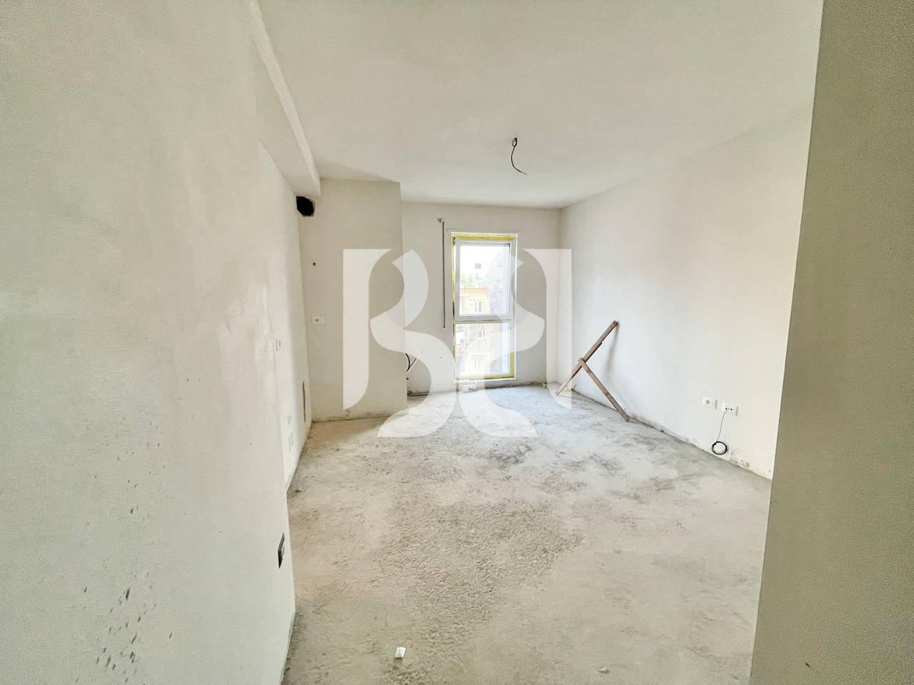 SHITET APARTAMENT 2+1+2+BALLKON  XHAMLLIK*