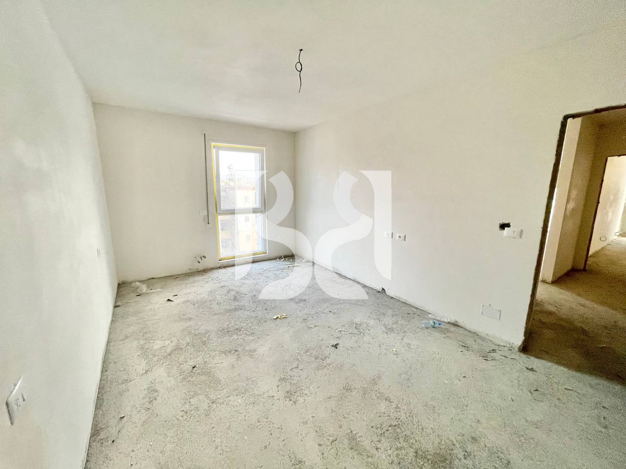 SHITET APARTAMENT 2+1+2+BALLKON  XHAMLLIK*