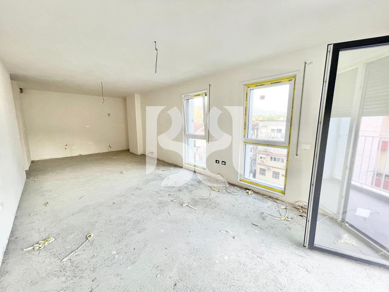 SHITET APARTAMENT 2+1+2+BALLKON  XHAMLLIK*