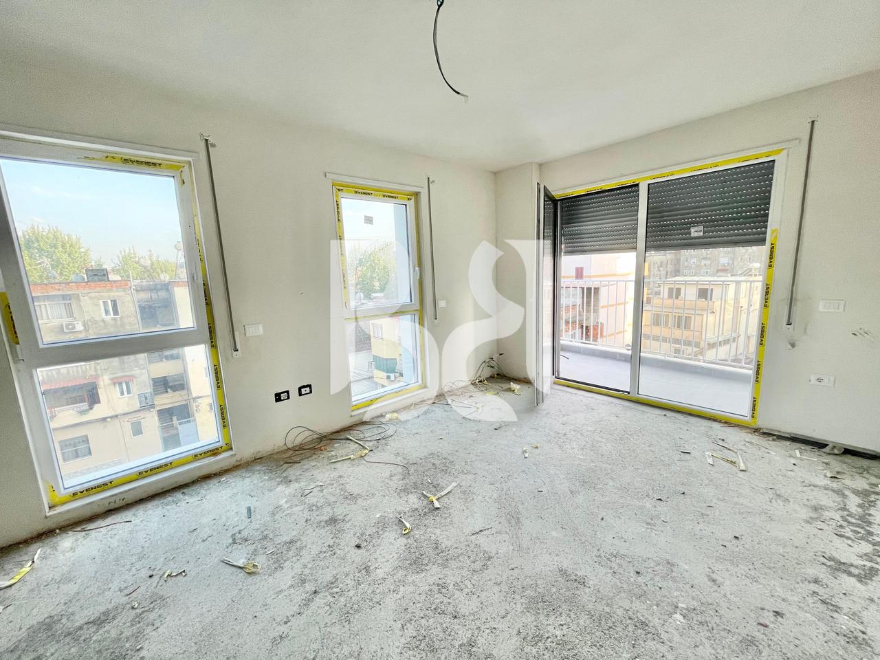 SHITET APARTAMENT 2+1+2+BALLKON  XHAMLLIK*