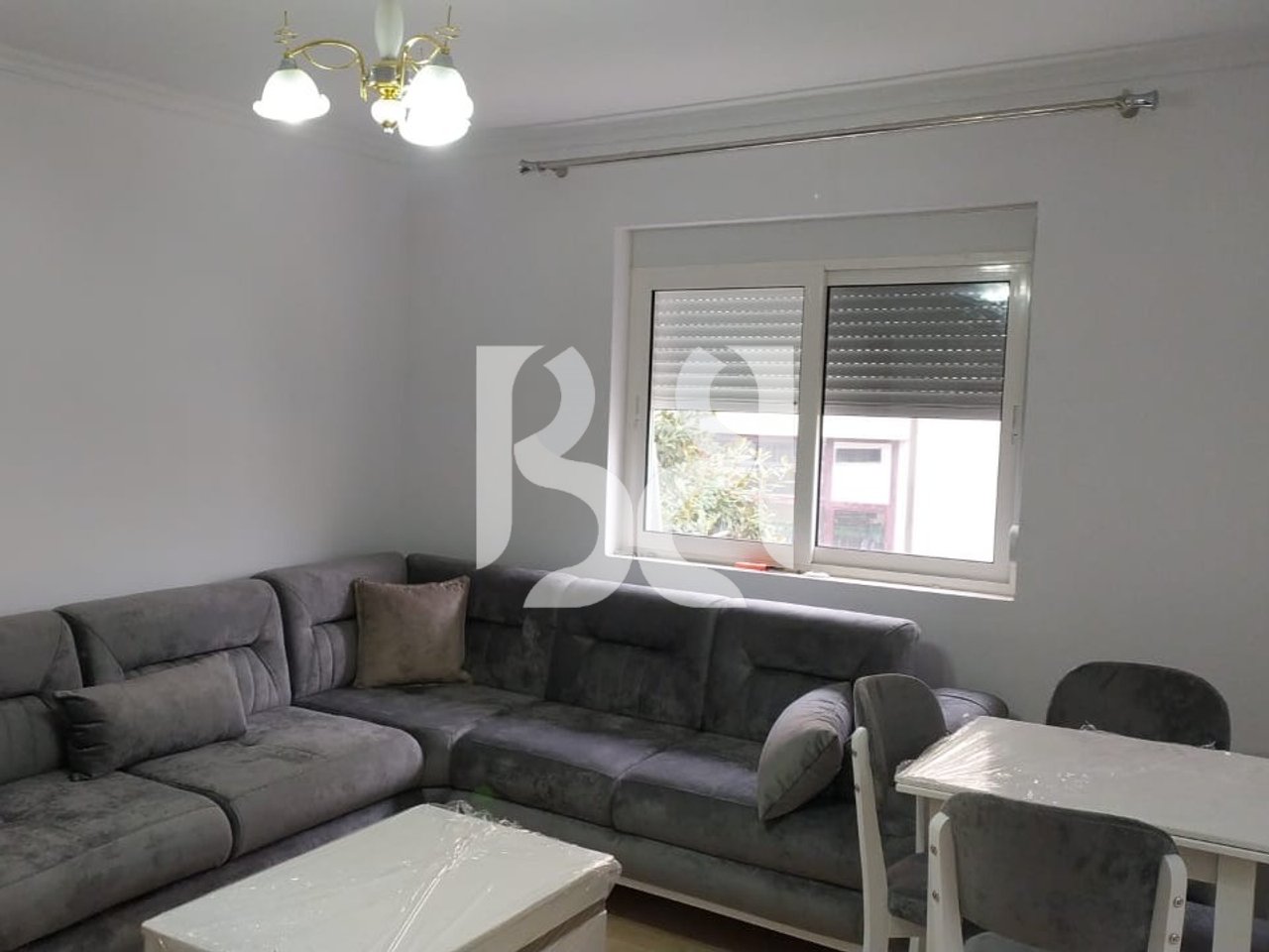 JEPET APARTAMENT 1+1 ME QIRA NE XHAMLLIK*