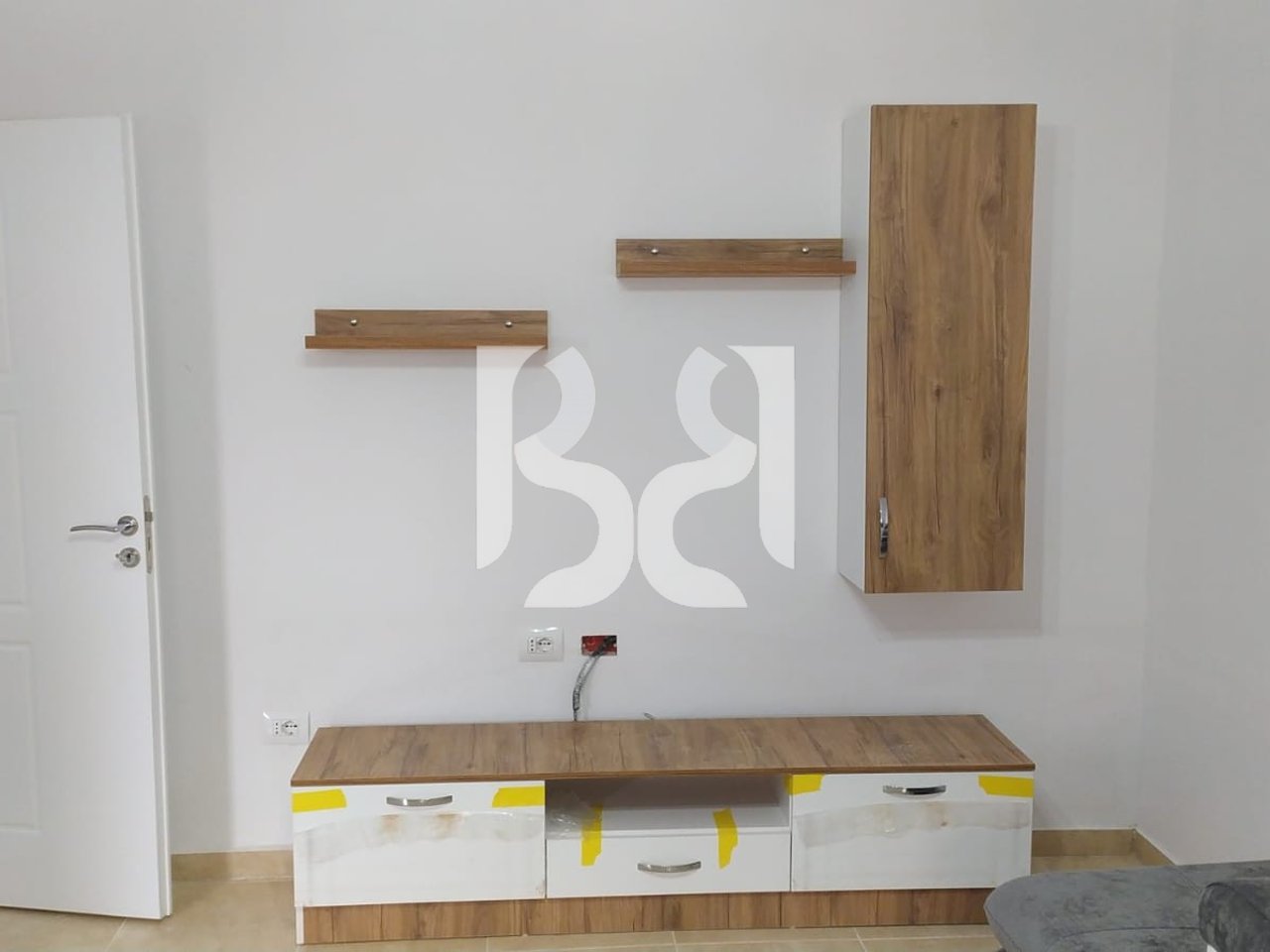 JEPET APARTAMENT 1+1 ME QIRA NE XHAMLLIK*