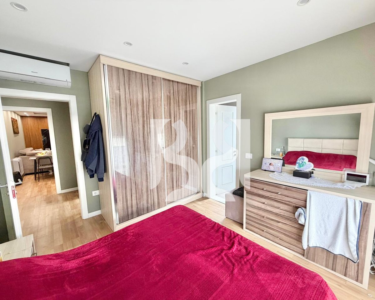 APARTAMENT ME QERA TEK ISH TREGU ELEKTRIK 2+1