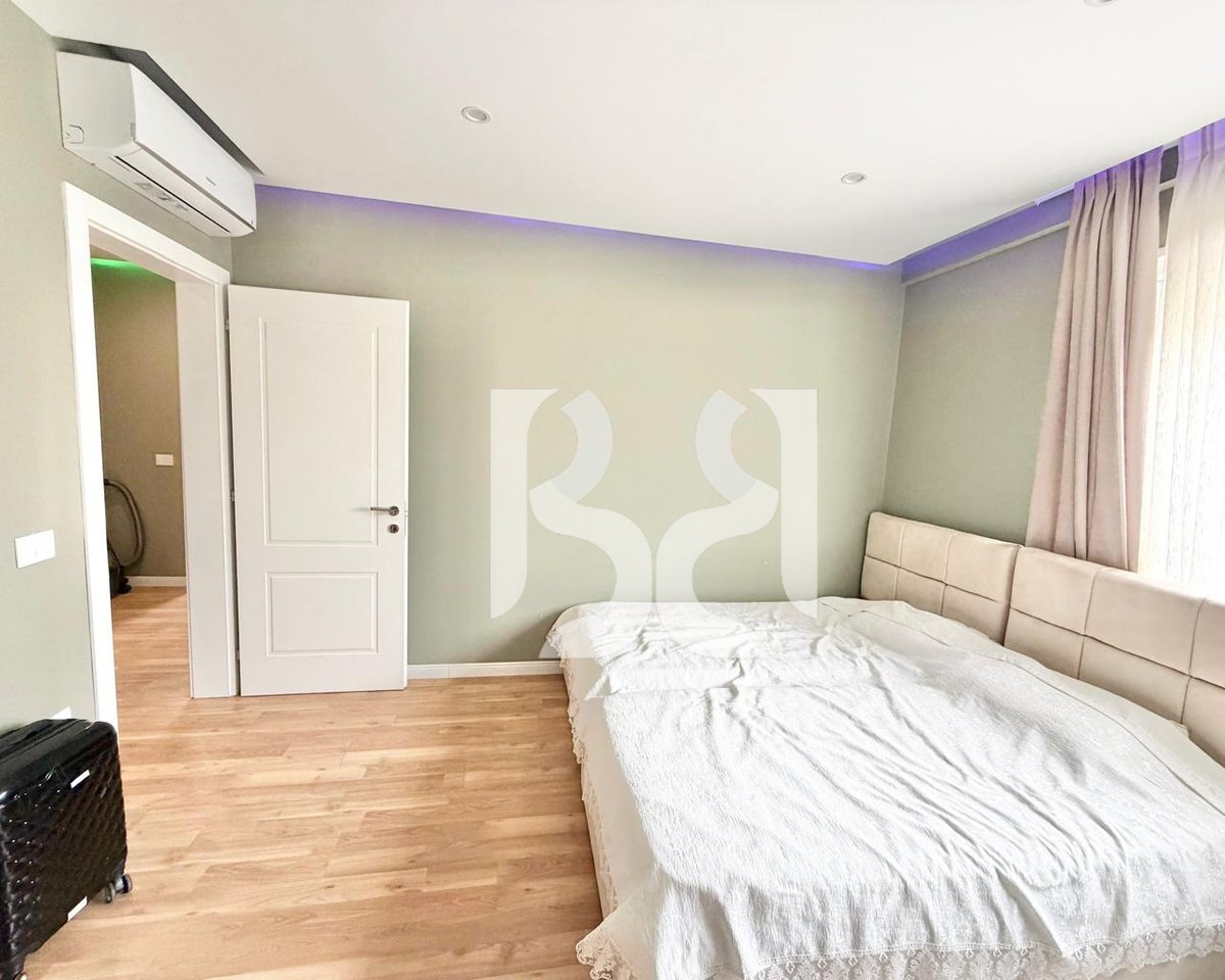 APARTAMENT ME QERA TEK ISH TREGU ELEKTRIK 2+1