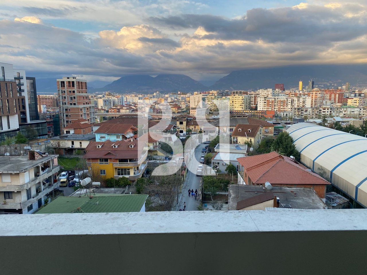 JEPET APARTAMENT 1+1+BALLKON+DEPO ME QIRA TEK GOLDEN PARK*