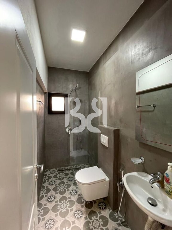 JEPET 1+1 KATI I 4 I NJE VILE PER QIRA TEK ISH PARKU*