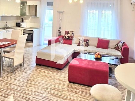 APARTAMENT ME QERA NE RRUGEN MYSLYM SHYRI 2+1+2BALLKONE